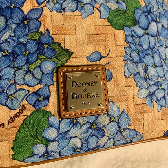 Dooney & Bourke Hydrangea Basketweave Shoulder Bag - Picture 6 of 14